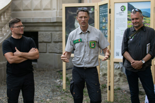 Ulf Zimmermann of Müritz National Park speaks alongside German Environment Minister Carsten Schneider and Michael Brombacher of FZS during the visit to Skolivski Beskydy National Park.